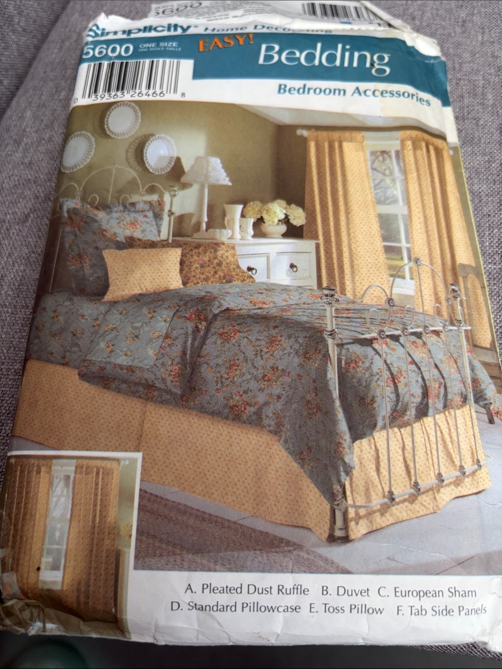 Simplicity Blue Floral Duvet Set with Yellow Accents